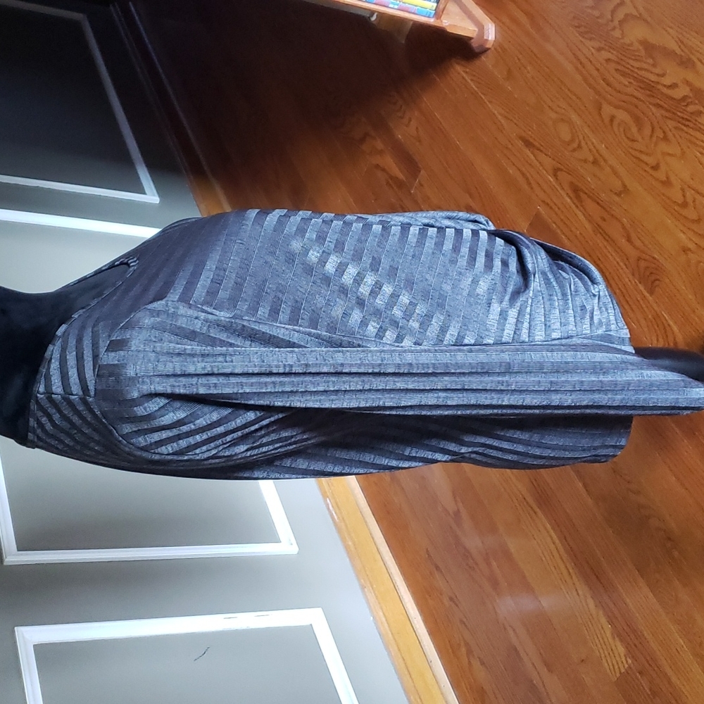 A Byer Gray Top Size Medium - Picture 5 of 12